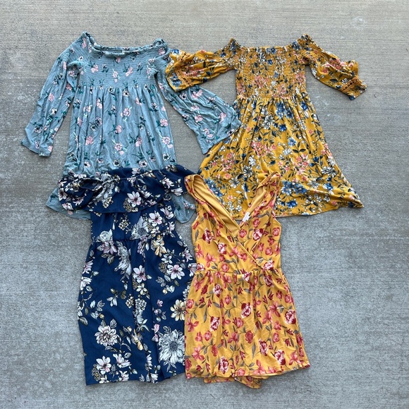 lot summer dresses (moving deadline make me an offer!!) - Picture 1 of 1